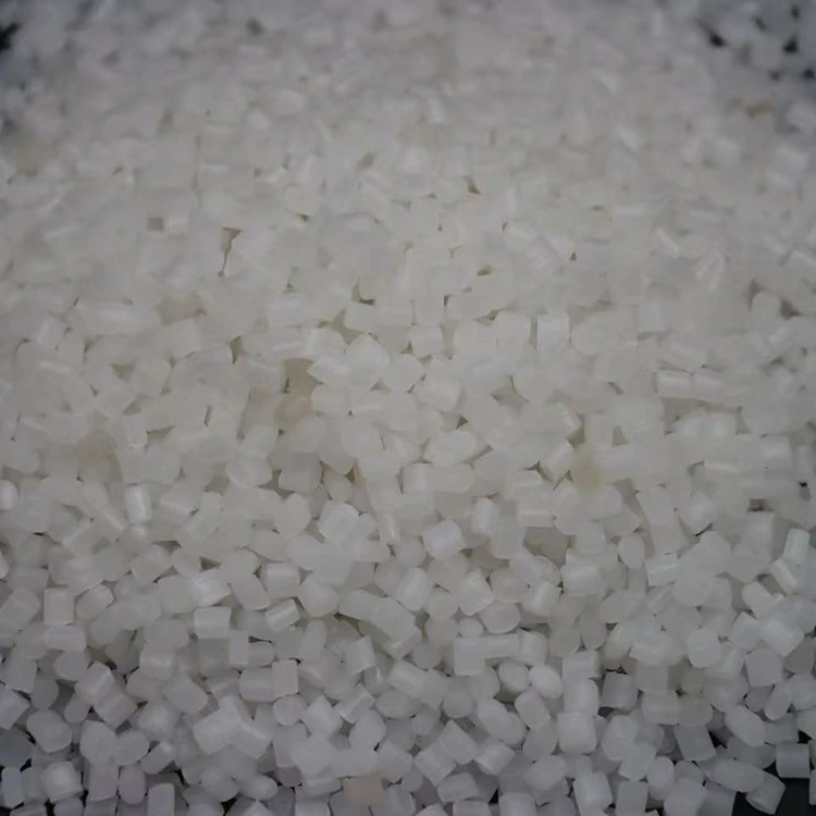 Kertakäyttöisten muovipullojen korkkien materiaalit