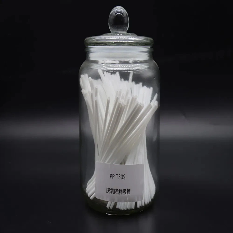 Elintarvikelaatuiset kertakäyttöiset muoviset olkimateriaalit